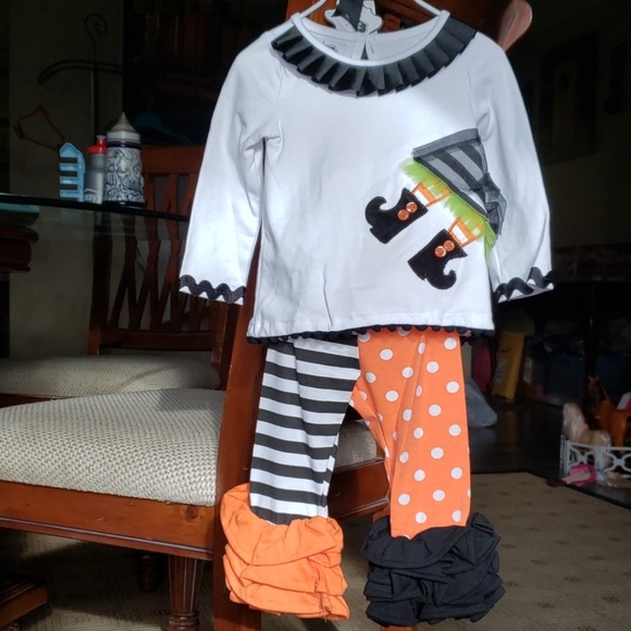 Mud Pie Other - Mud pie witch tunic and leggings set